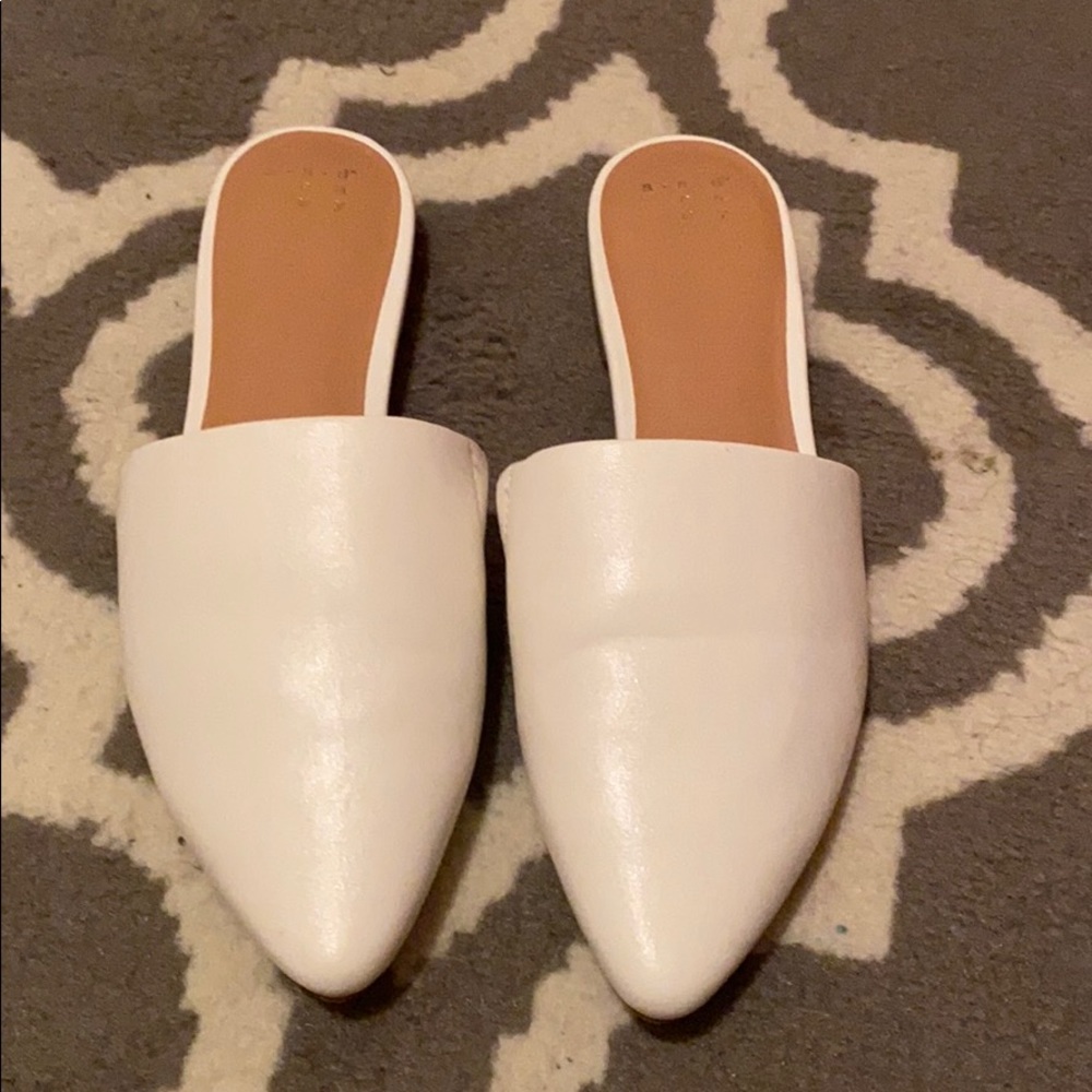 White mule slides
